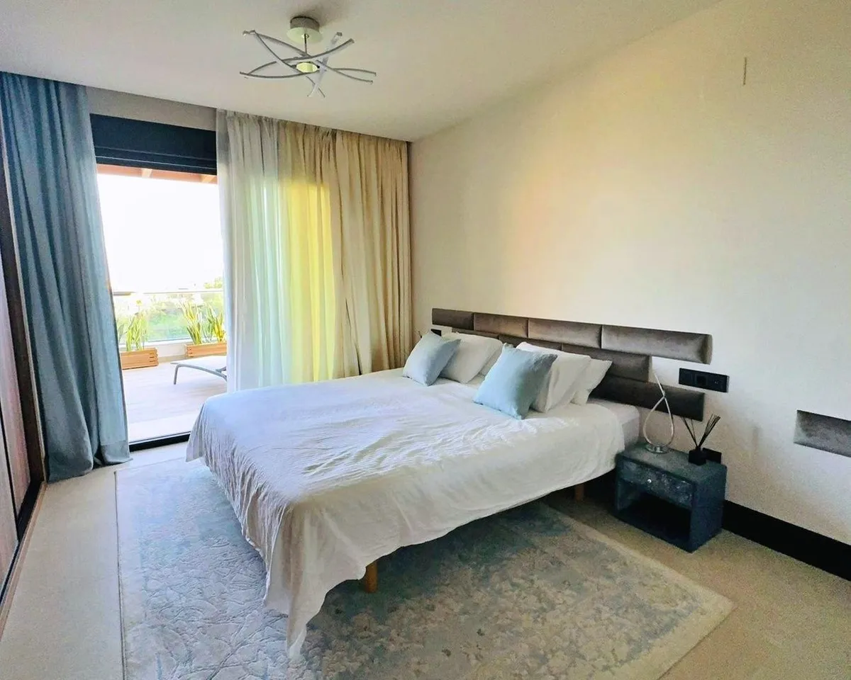 2933f2c4-f4d3-47e5-8cb1-cdb6611be5ce