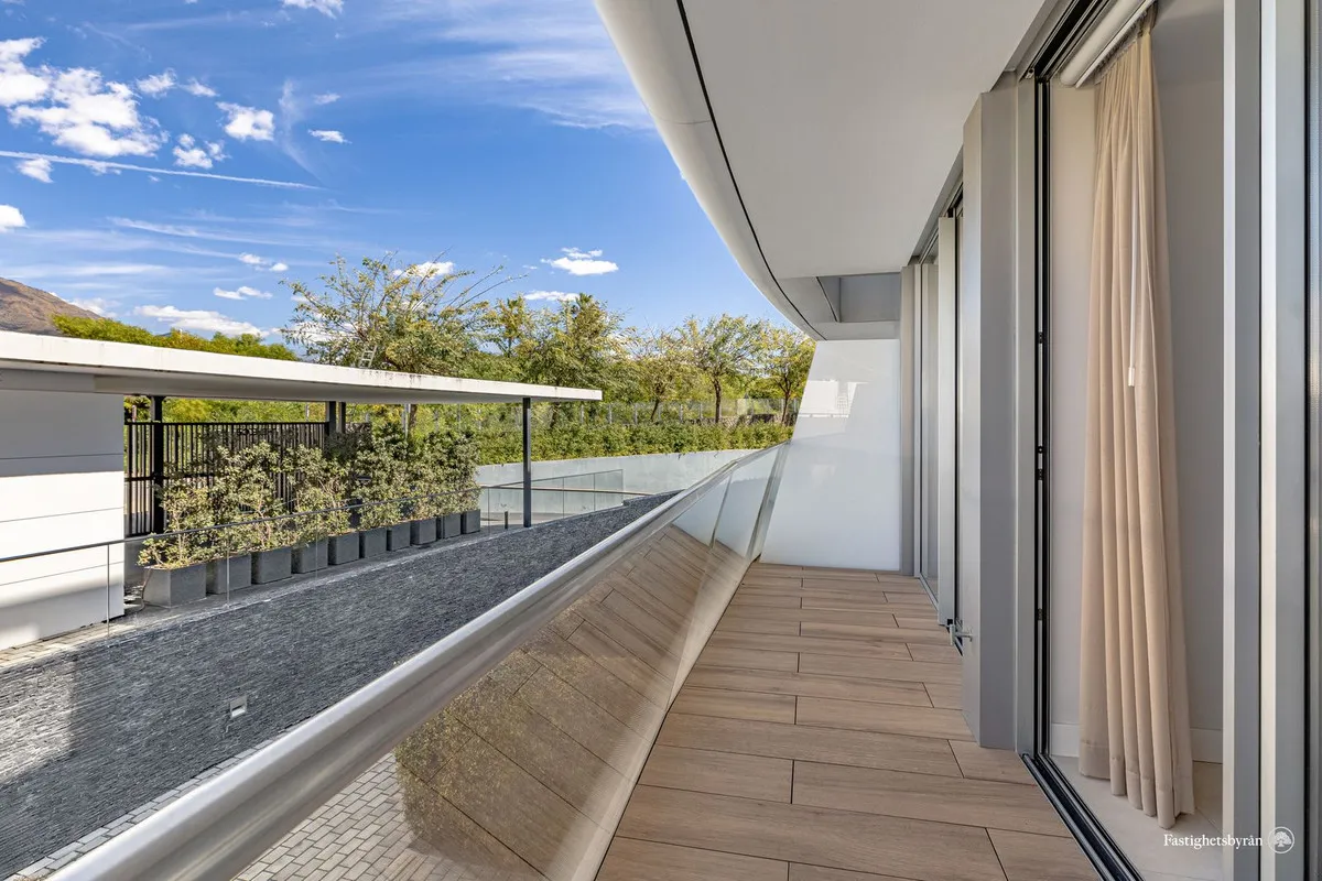 354e89c2-0669-47f2-8725-18f9295c13be