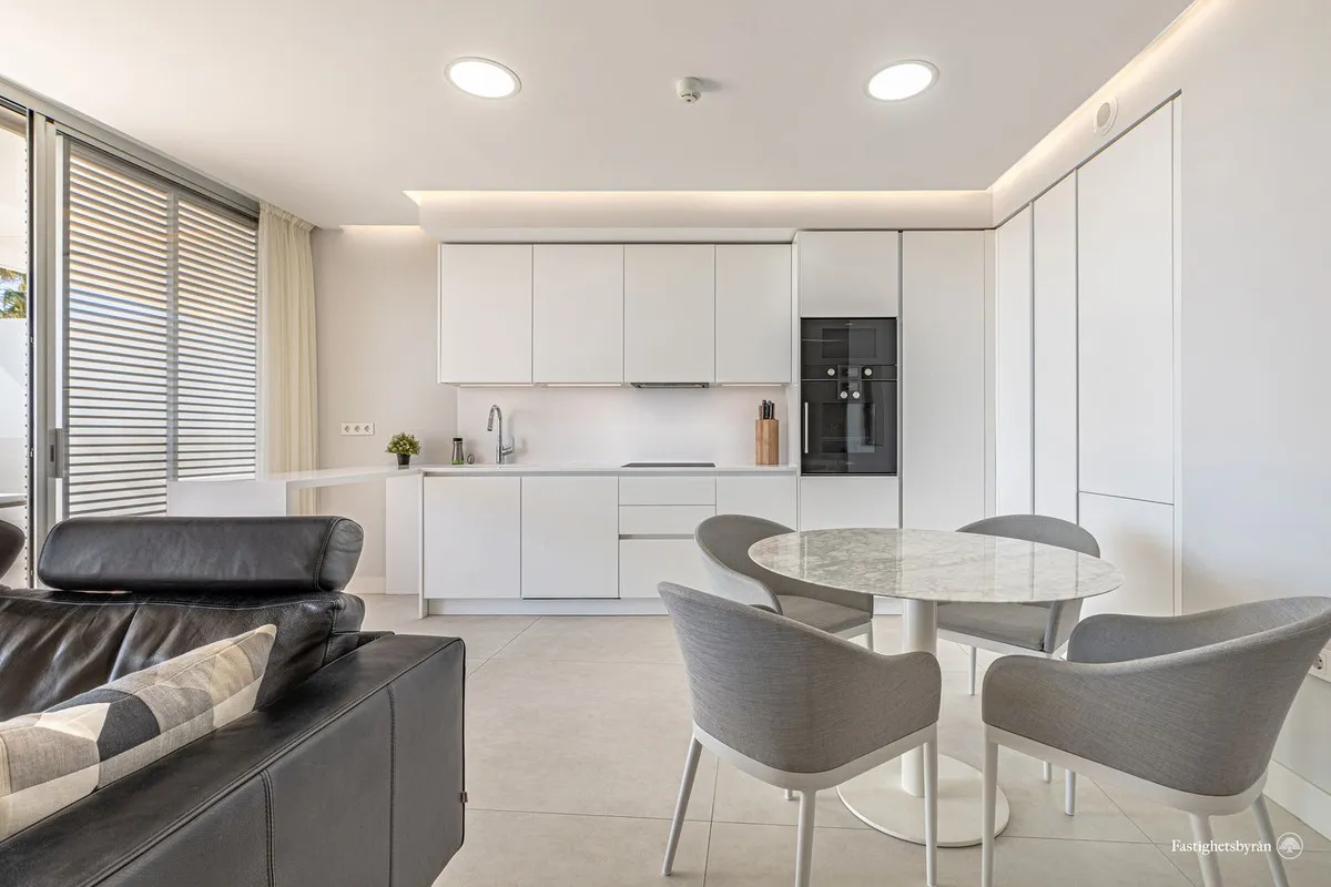 3ad02873-d43a-4d1a-830f-3748c0e94e3d