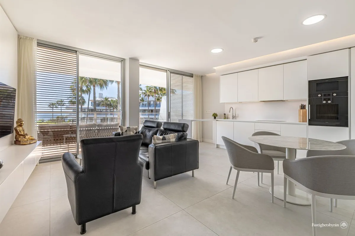 68da8db0-e427-46f6-9503-efaa71db8272