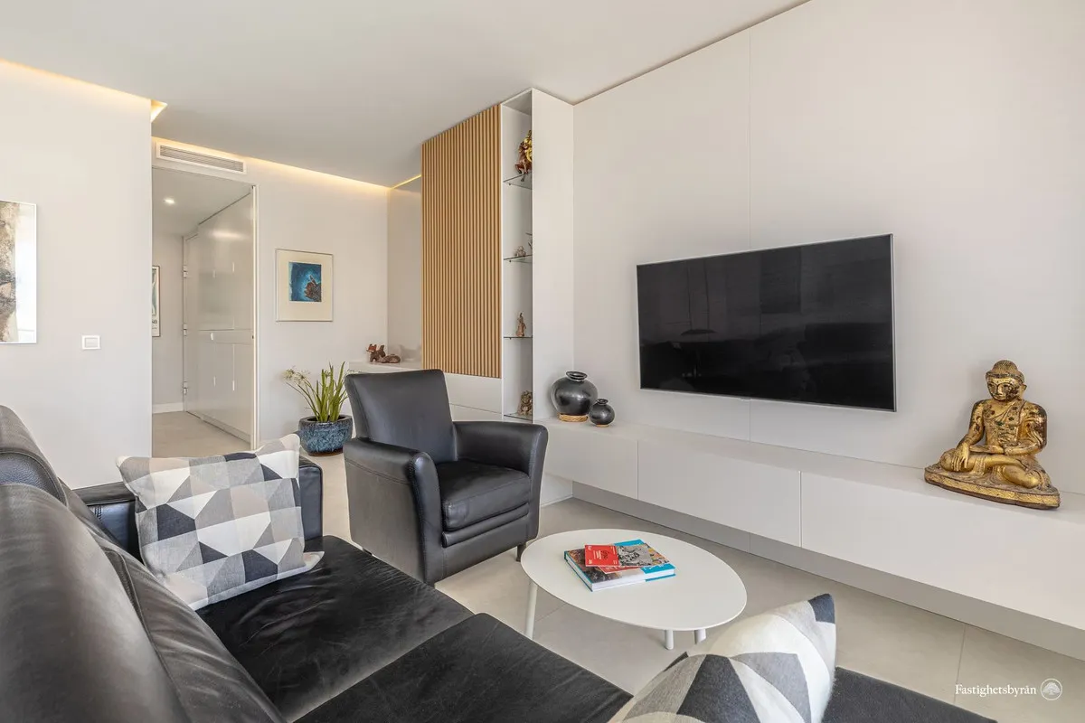 a7d27193-83bb-445e-ac2b-2005e27d733b