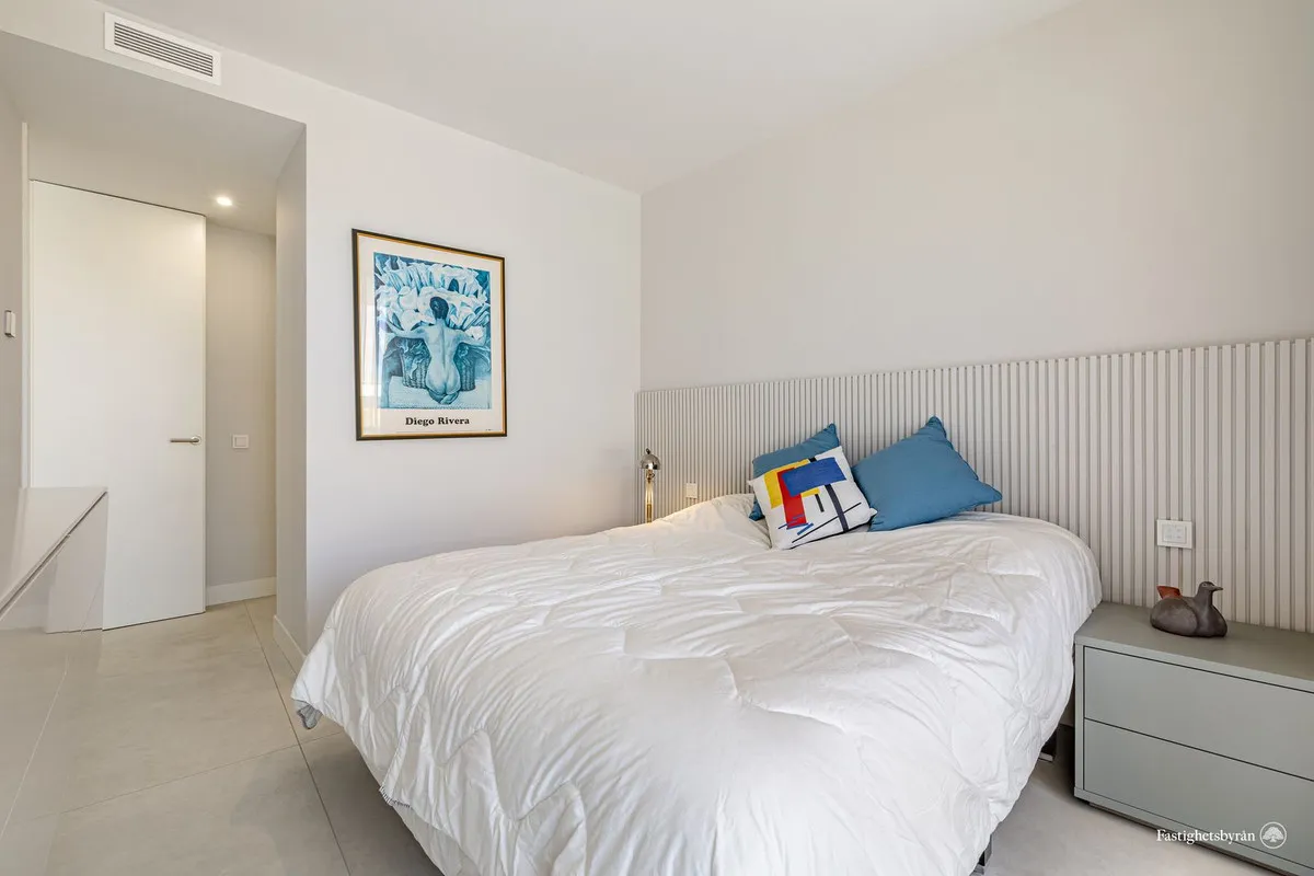 e295396f-3260-474b-b870-39e208fb5a95