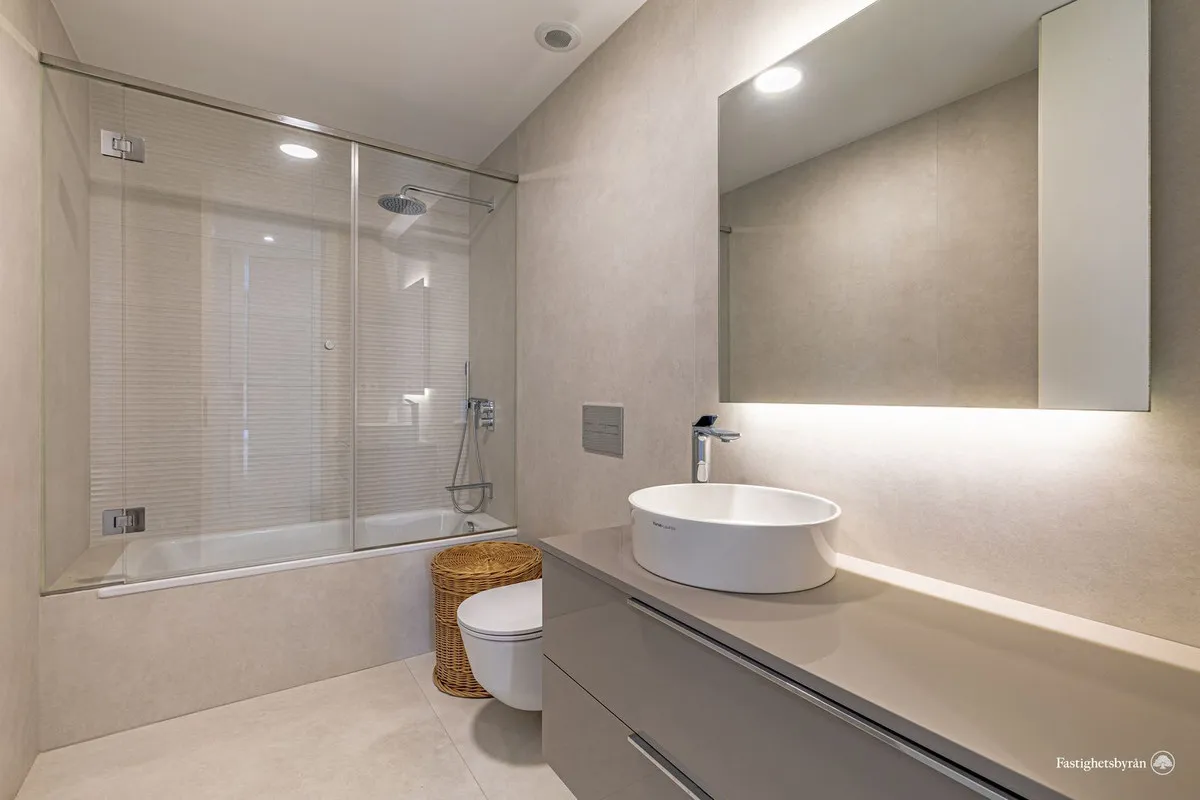 f8775327-4fe5-464c-a15d-d2ef332bf458