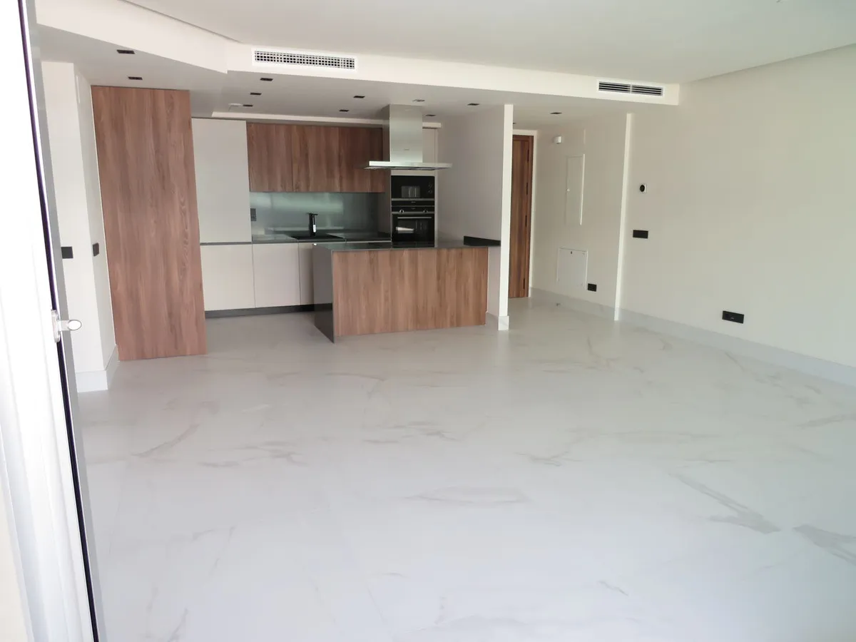 2dbf8c83-f02c-4230-8739-b943f70a450a