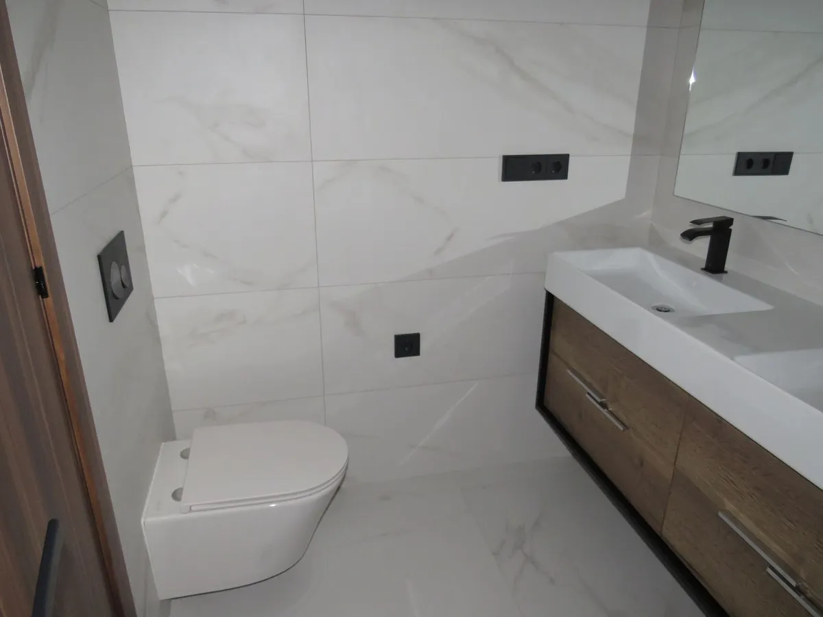 b9713e9f-c6b9-48f6-be6c-f559d790ad6e