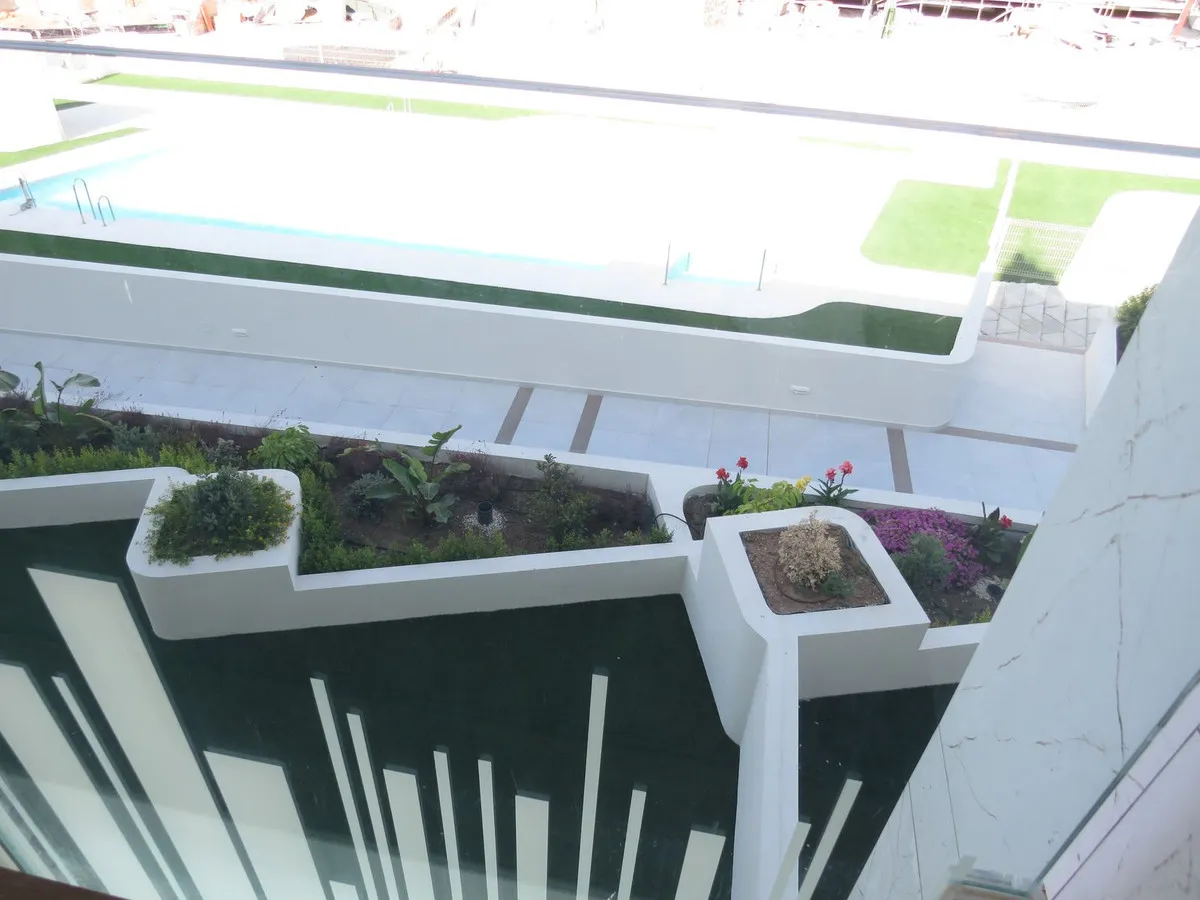 e6cf4a4f-807d-4a7c-8792-79d5125e7b26