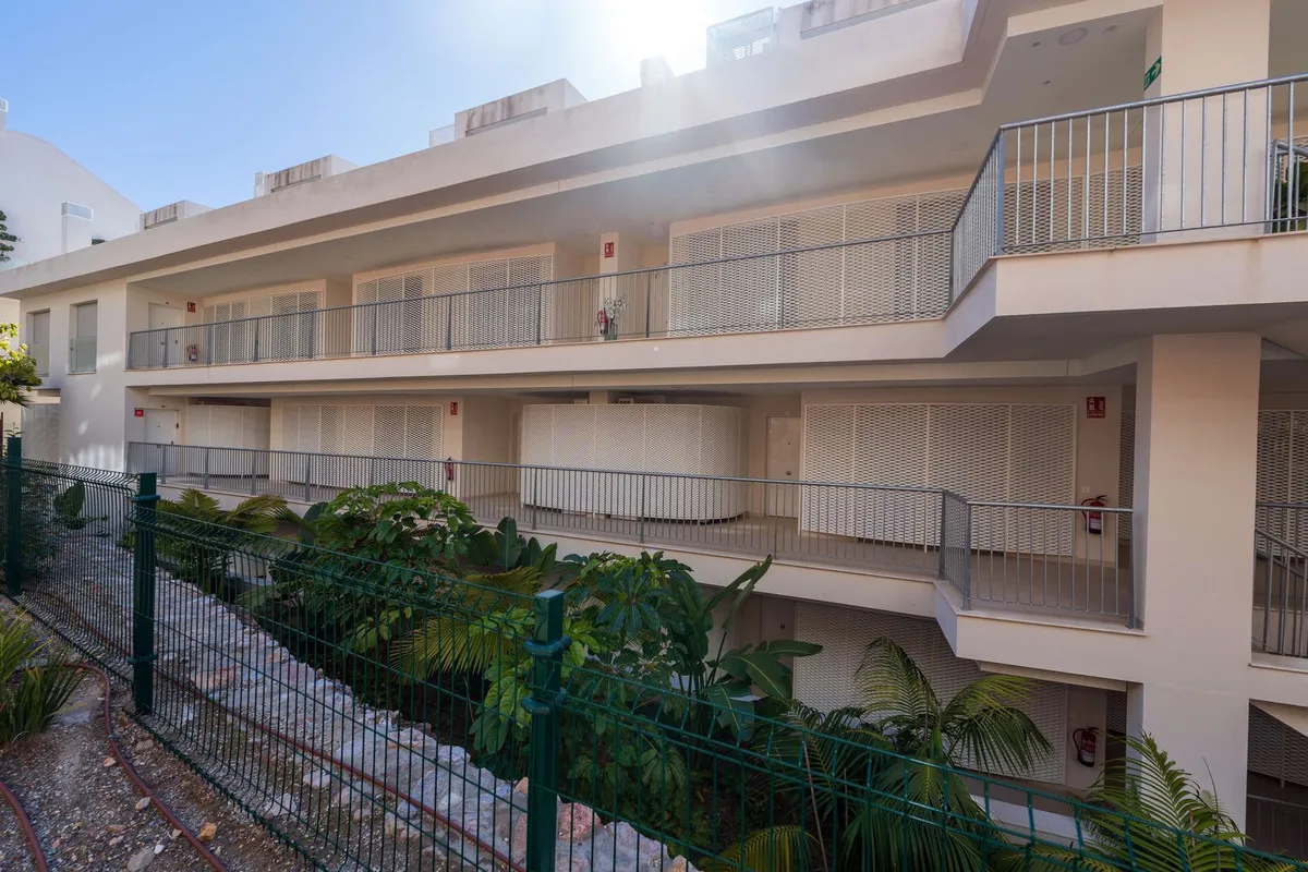 02ef6b97-854a-43e5-93ea-3850f8bcb42a