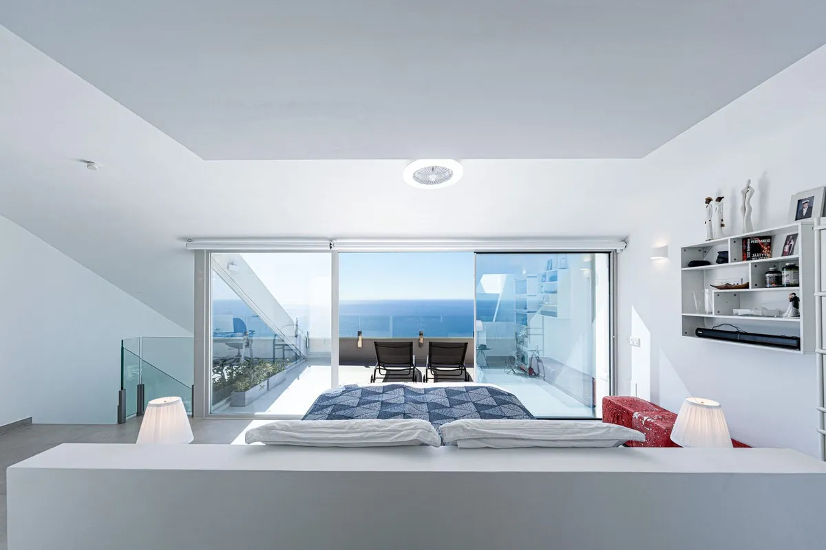 04aeacbd-75da-4b16-9504-f9815f1d8180