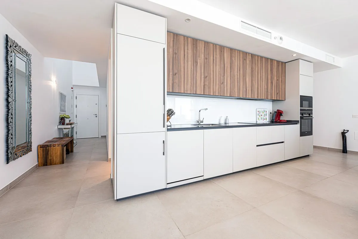 136ac28a-9633-4ddd-9b5e-8df22757d332