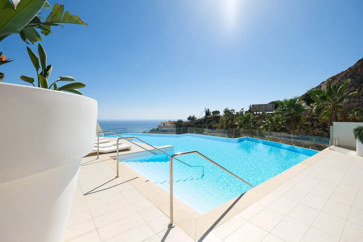 42c6a761-eff0-42b9-8ba0-830f6ddc7491