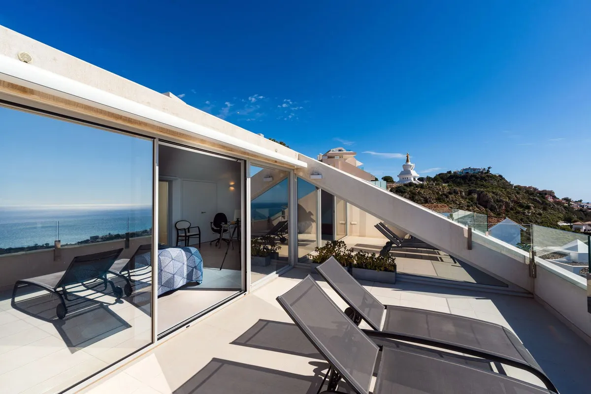 87b3389b-90dc-4c77-bdae-d577432e2d2f