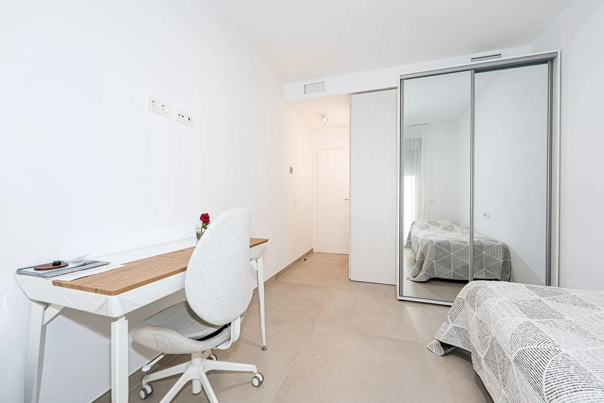 8f40b0b8-b1d1-411a-b7f3-fbce9b1d355a