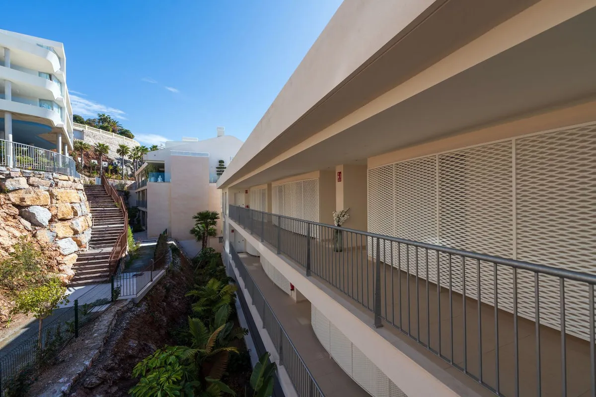 90f2e876-42aa-4410-90f8-39c95fe349d2