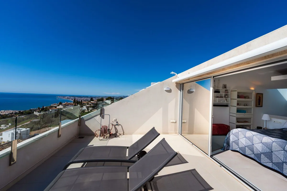 9c86df24-0478-46a8-824e-e9d76b666594