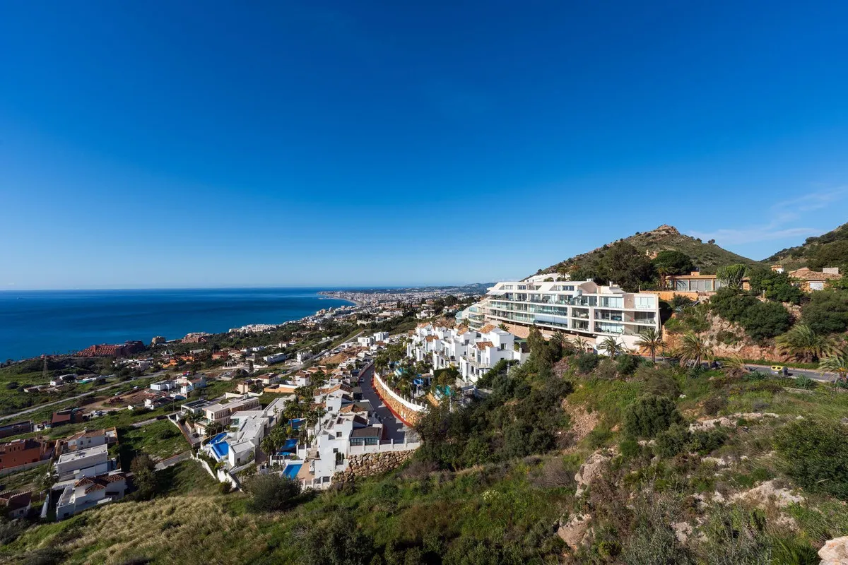 b97a2475-dddc-4d03-9e83-541669e223fa