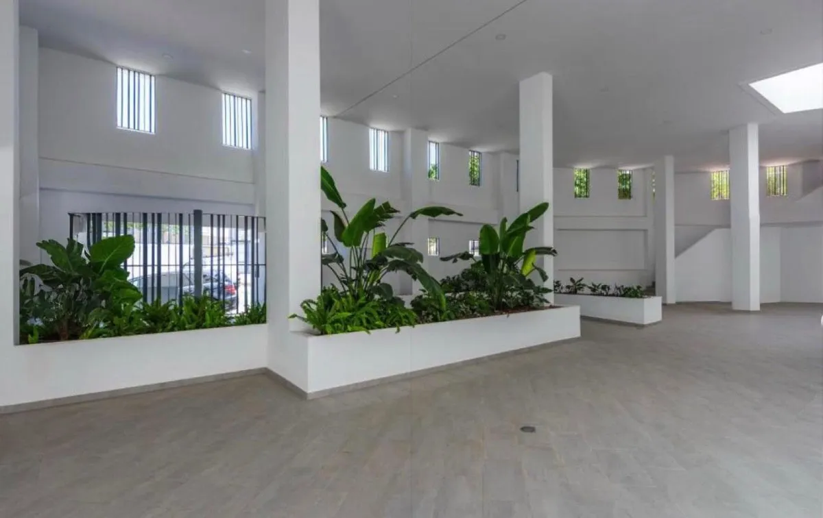 51dc6dc9-c596-464a-98a1-fae3141b1e9e