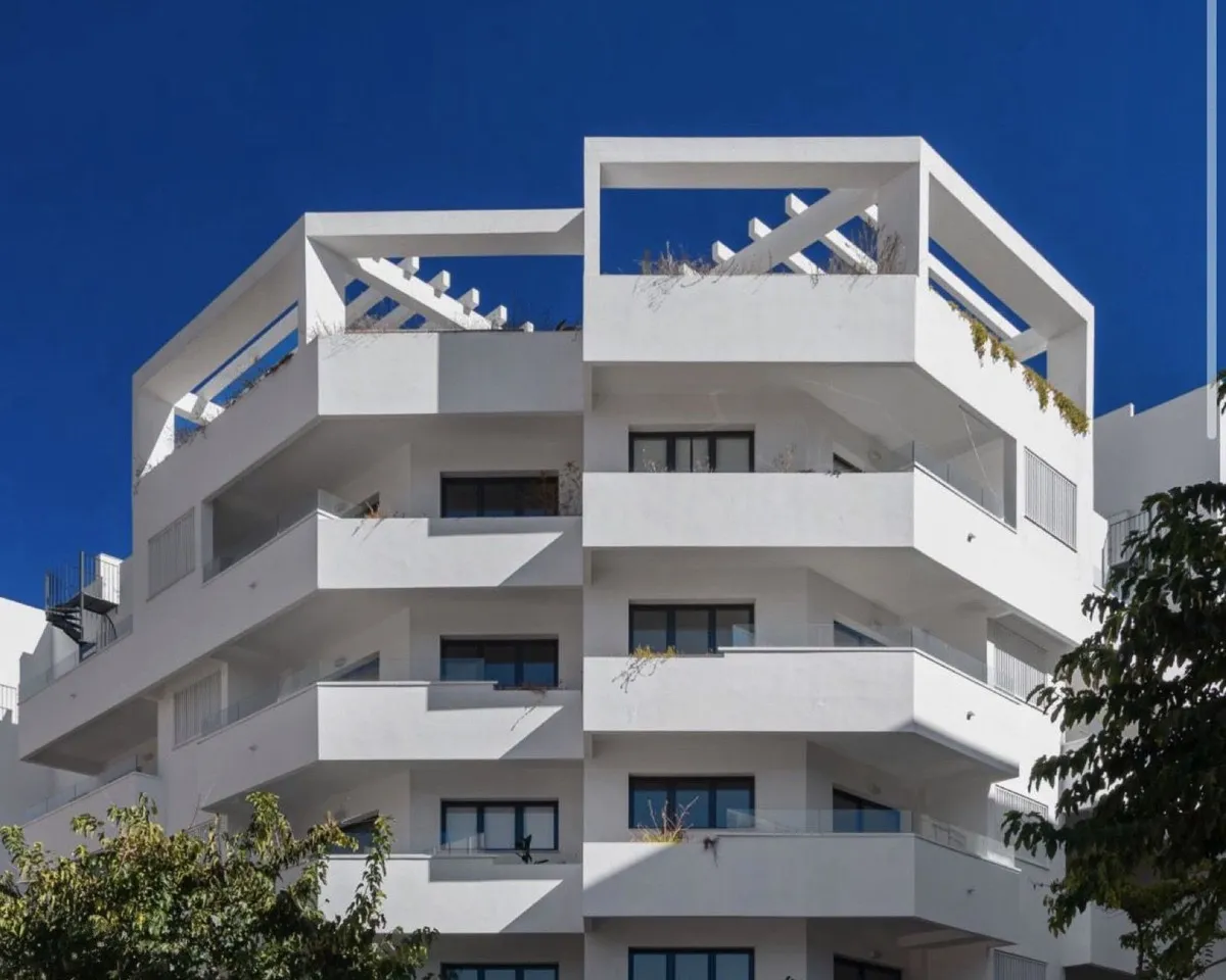 807a6c4d-fddb-4f1c-b97b-9329f1779b55