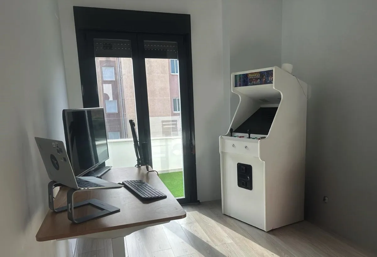 9c6085f6-4465-49ee-8ef3-1ea8566882e9