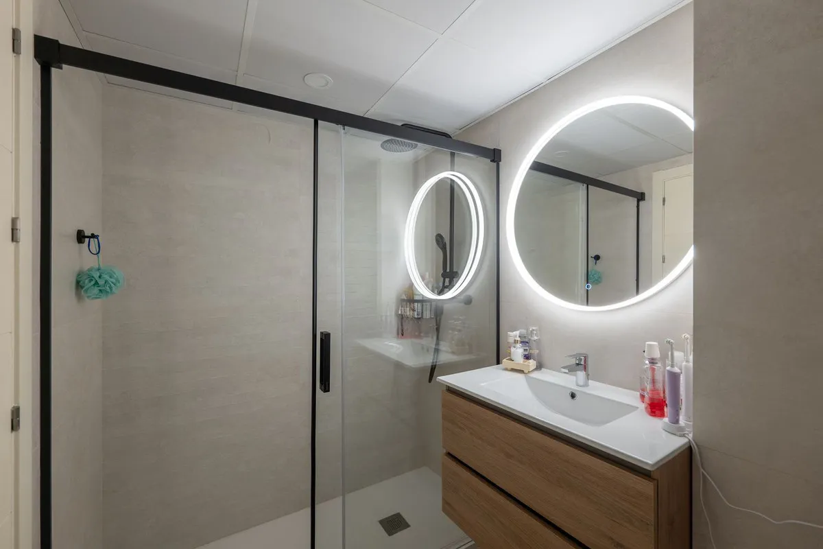 450a0cce-9871-4d21-82af-b16ddab86378