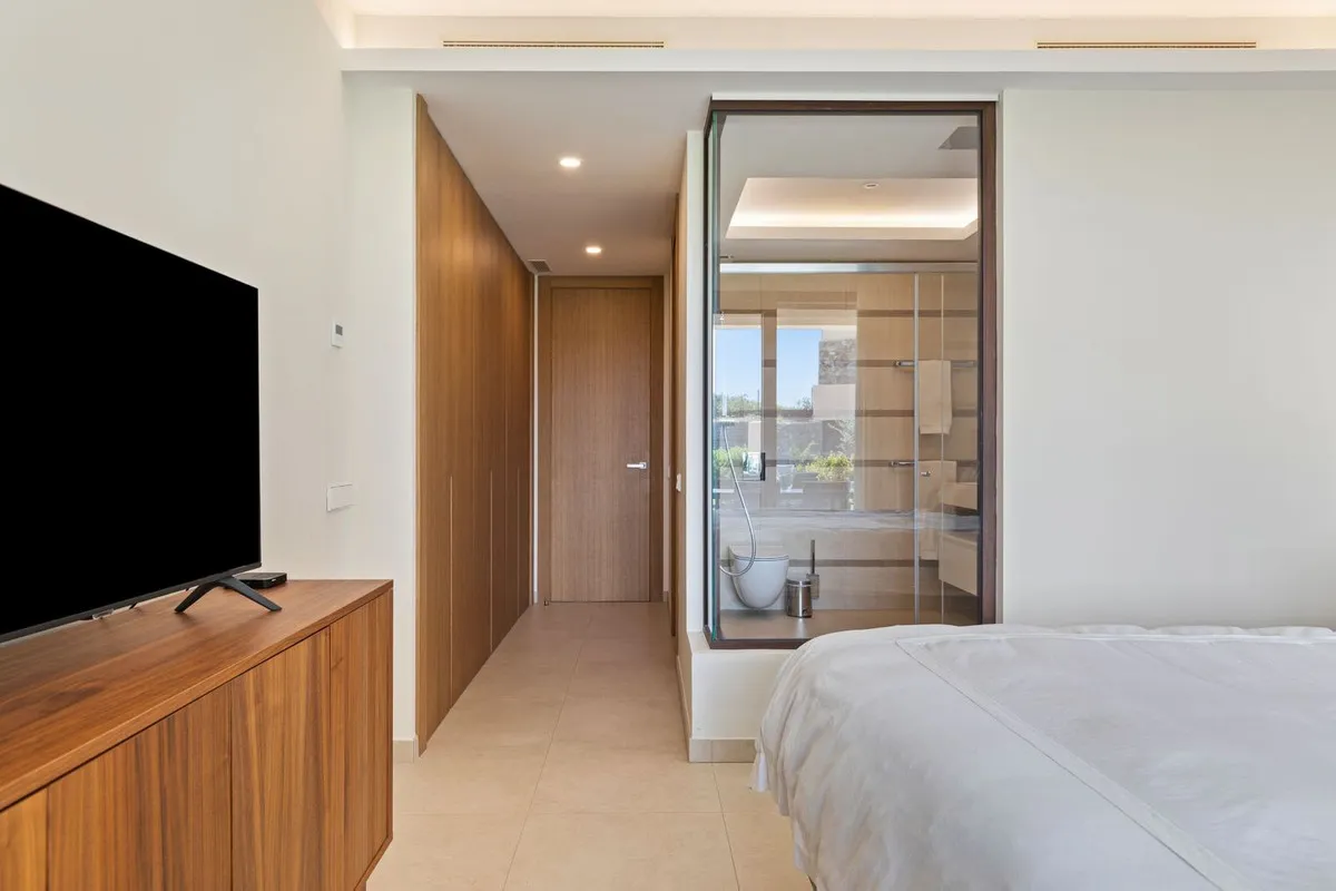 9a646e0e-e1cc-4e4b-b7be-fa0915f0a002