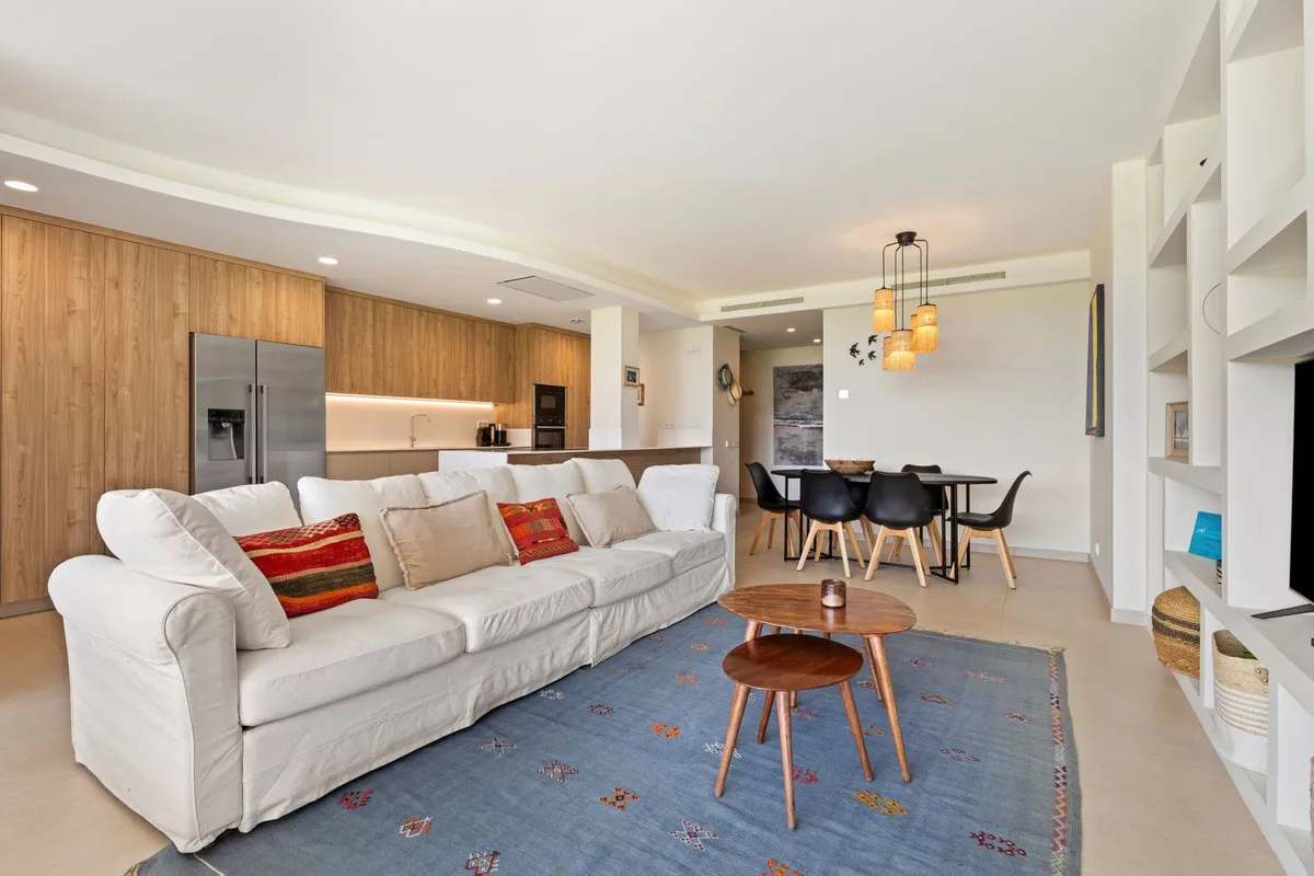 b4e5009a-7dda-451e-afe7-77d3a4877b9c