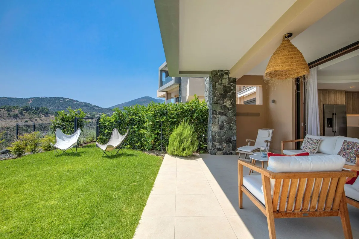 c7940f93-d8c5-4e56-a09e-c37c7076b6db