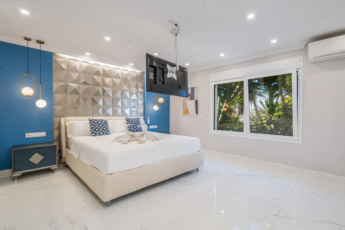 07145898-80c4-455e-a476-6d08e76a3330