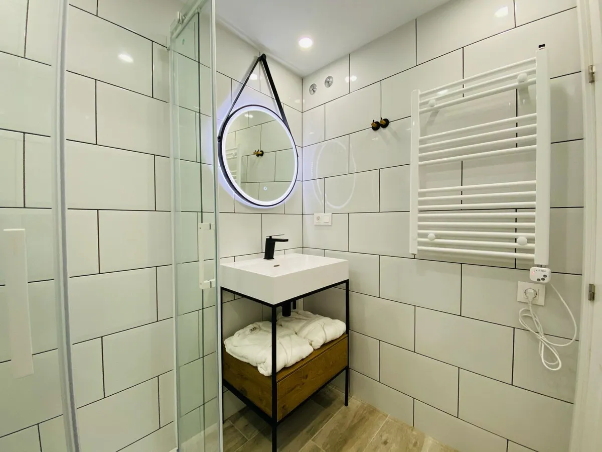 4b79b53c-0067-4965-83c9-f98f1db92201