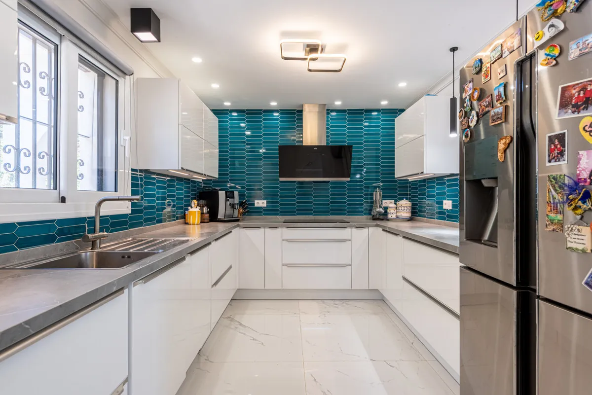 cbe4054d-90ac-4ece-9260-33b3fcfc7551