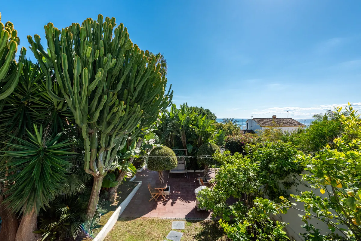 ef9d84e0-6783-49f6-ad67-e3651a8ac2ba