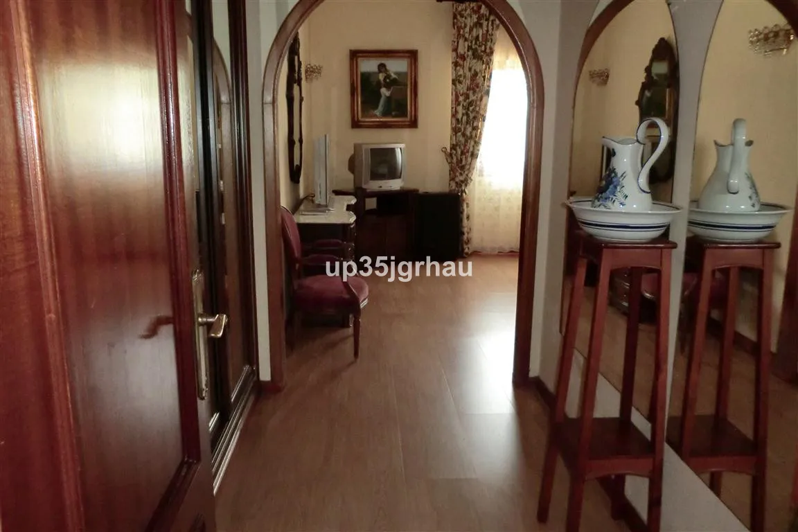 69eeb982-87fb-4cc0-a08e-e6475292b565