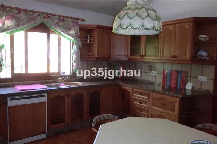 c0314b38-4303-4268-a736-9206be647a9c