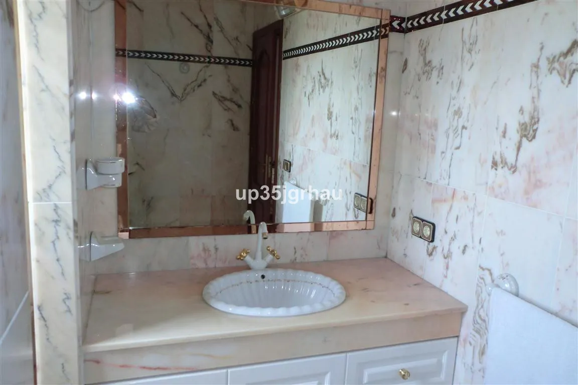 f4b19a38-b0bb-47cf-adb9-914d5e47baab