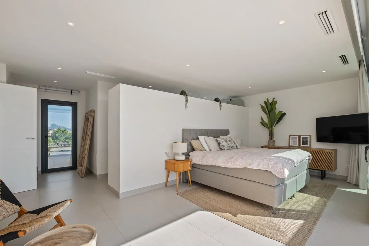 03a2bddc-f2c2-4cc3-a469-20b4c0f5ba80