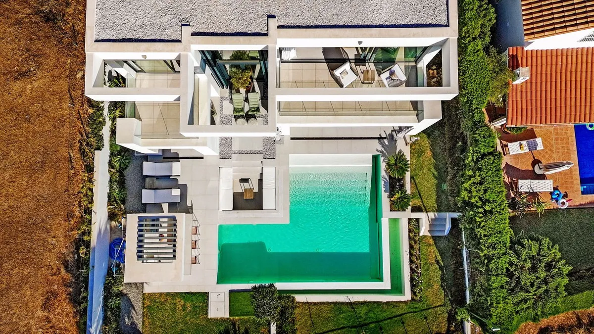 03c99424-cbde-4b1d-a7a6-bab6126c6978