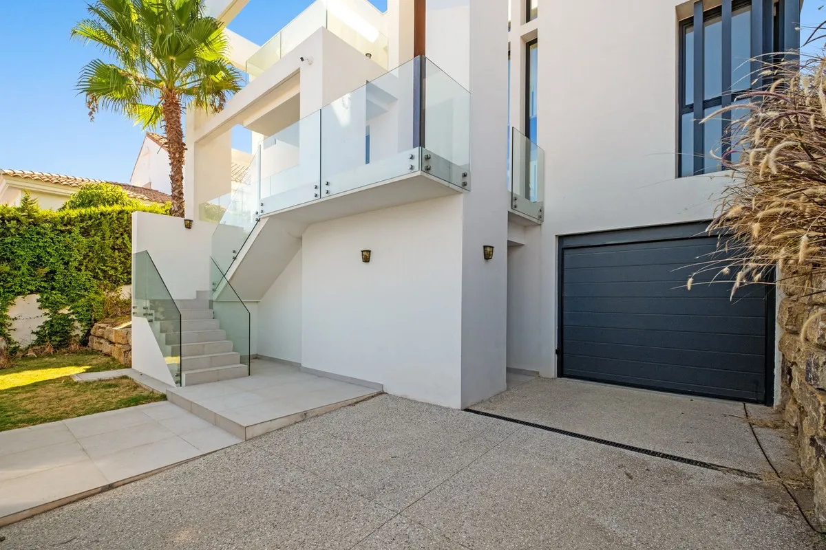 19a34721-f70e-436e-a0e1-62bf592a06c7