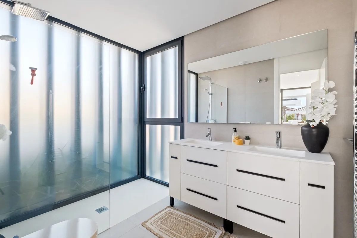 29ea30d1-ed0f-4c18-88b0-17e9ba340677