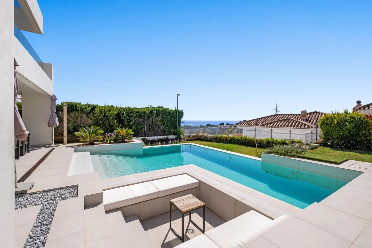 6fe70bf5-4cd1-4aa4-9bbd-5e94b80999c8