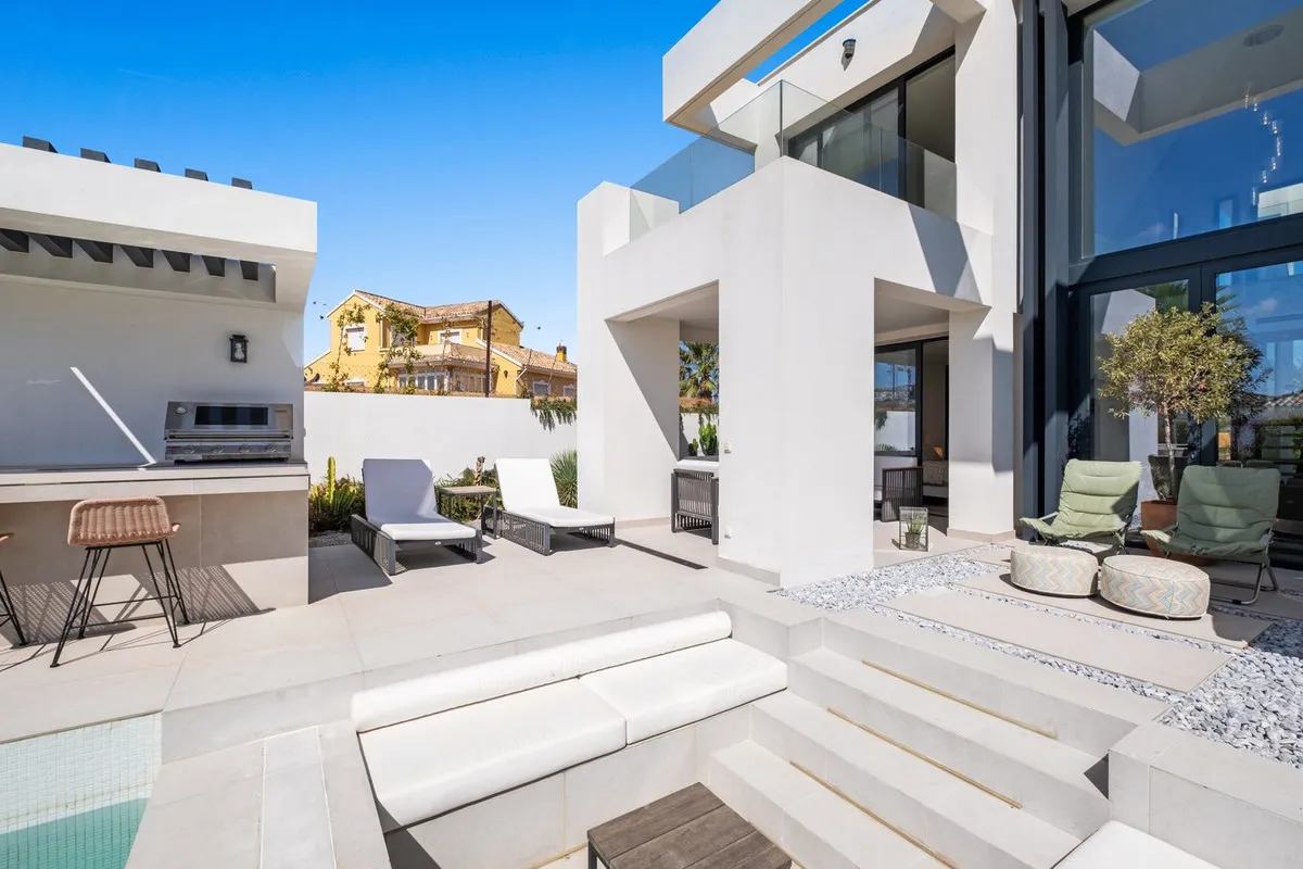 83a3f3c6-bf81-42d0-aead-c9d67f702b20