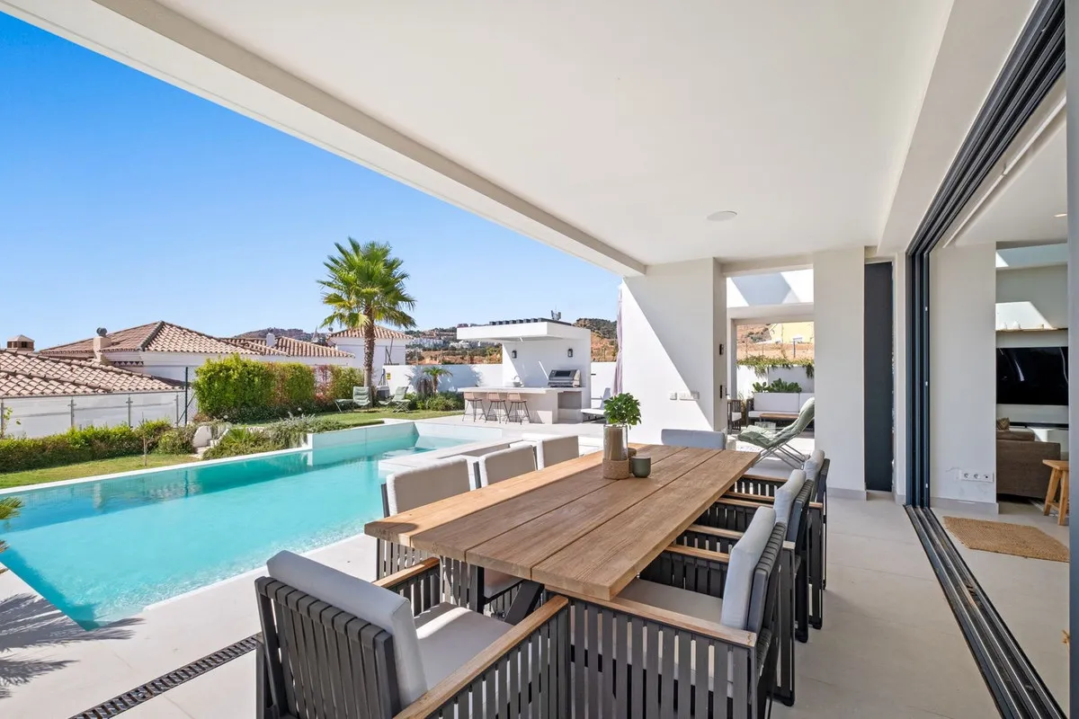 87265595-a170-4c32-961f-dc3d56d74495