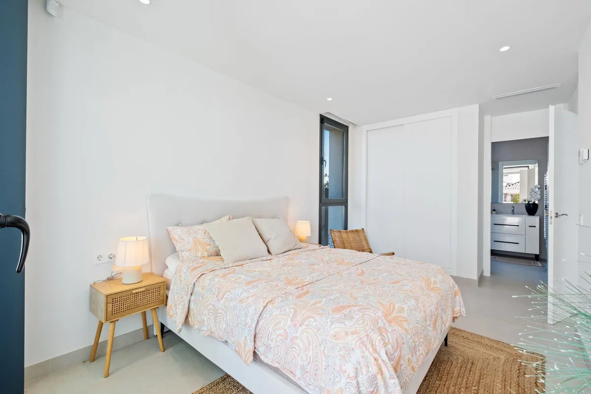 a3fa6be1-775d-4ea5-b72b-3777bc905f81