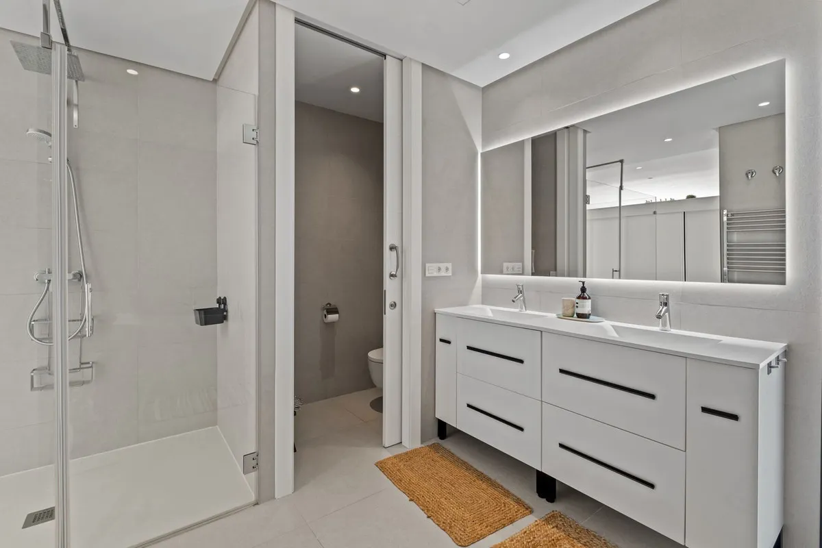 a5c3d905-ff30-41cc-90cc-e3ac6874bbb9