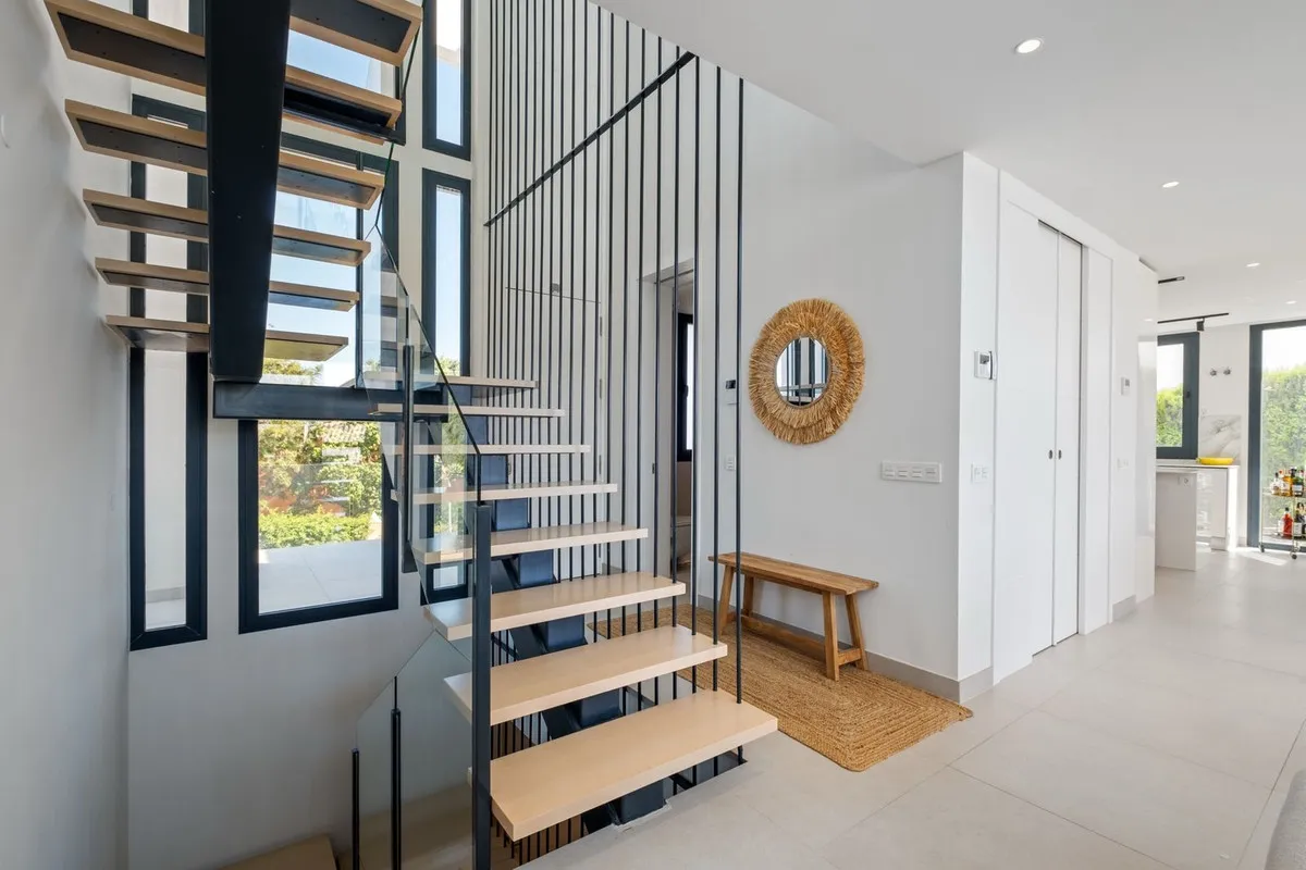 b9dd5713-e4ab-47a2-bb7c-ac6f448d623c