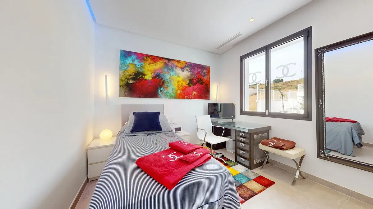 53f22115-0fe6-4ed2-a261-1cef263e1313