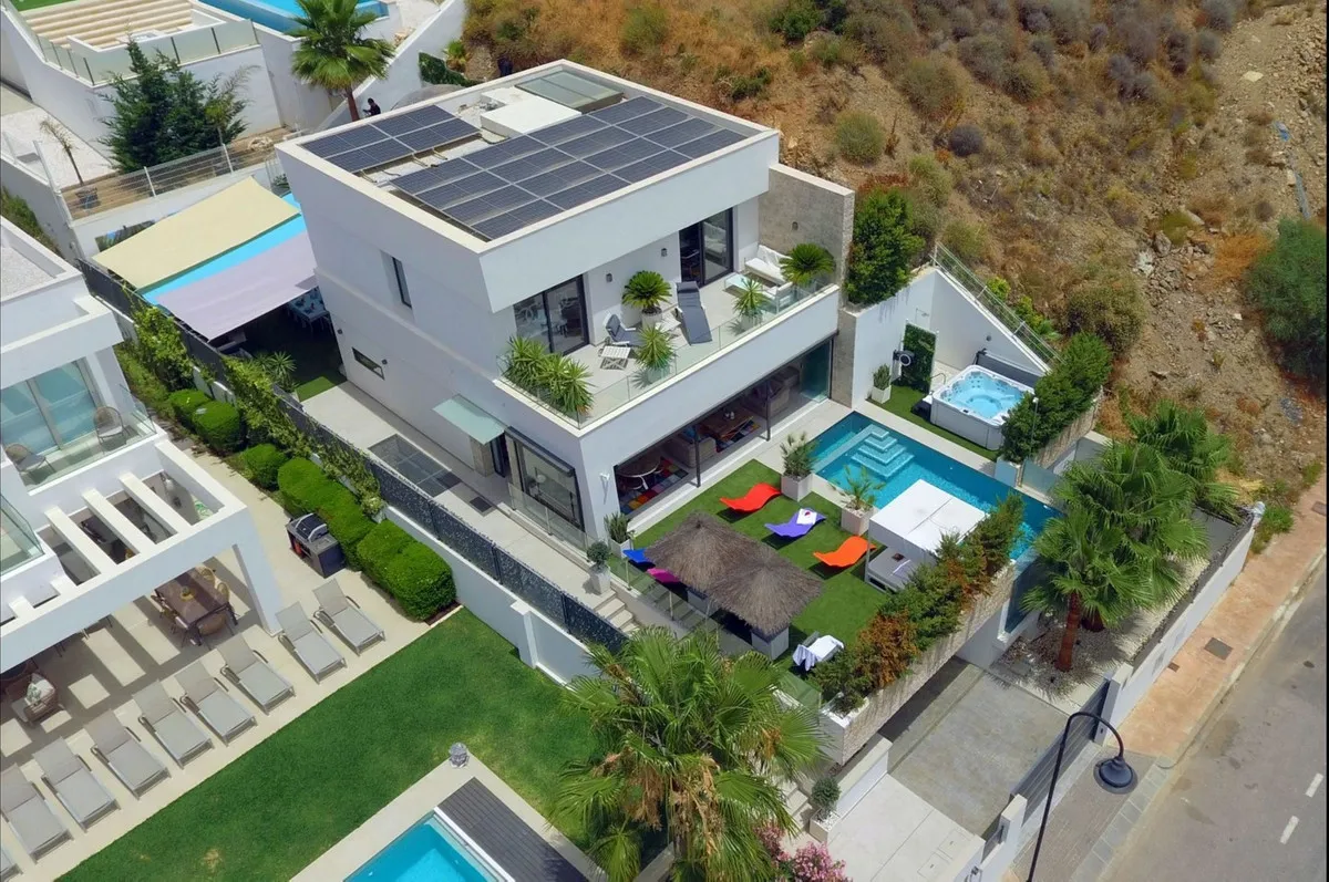 71a503dd-ac78-4d96-9440-eb3c3966b237