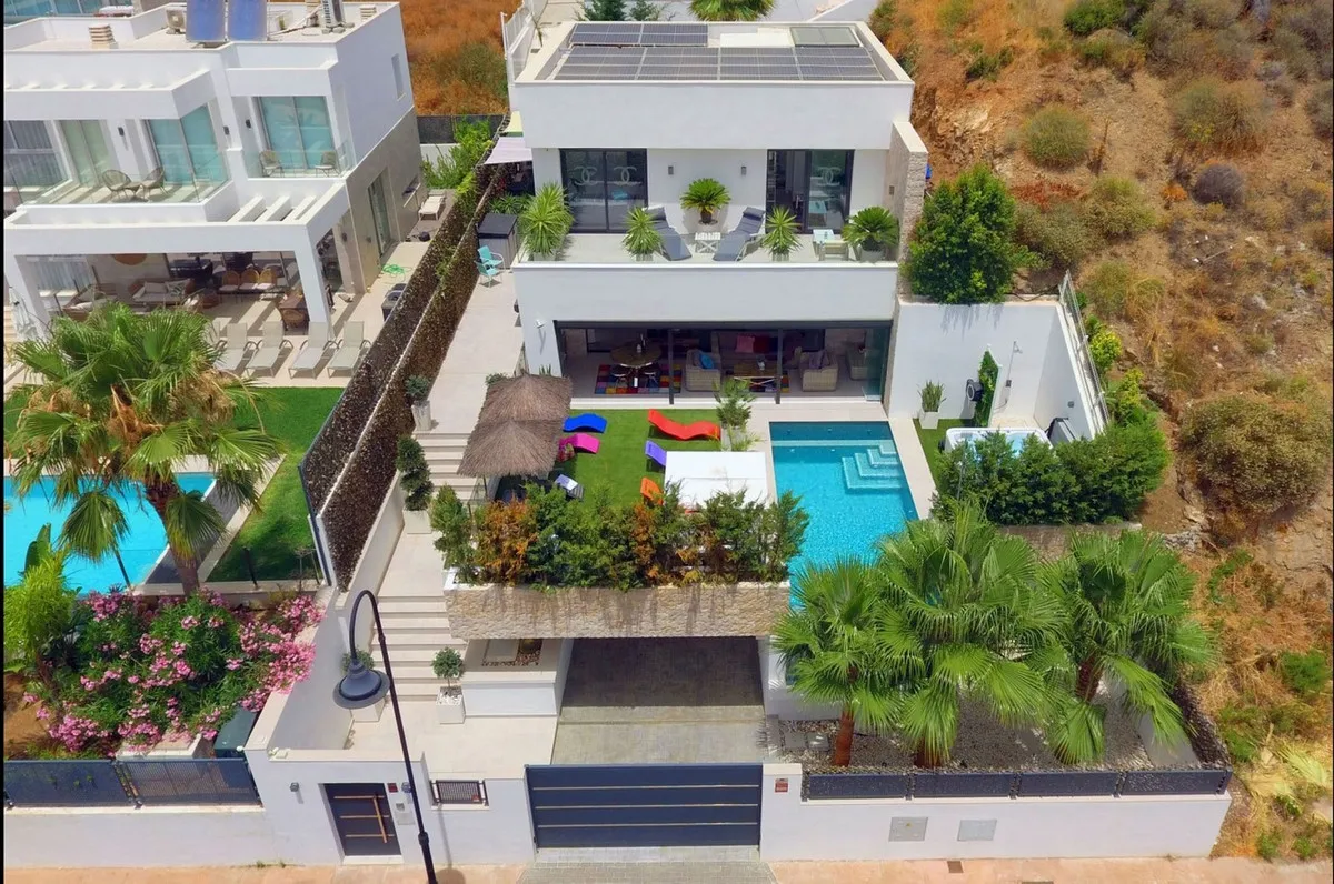 9bae272a-a4ea-4686-9996-694af8061ebc