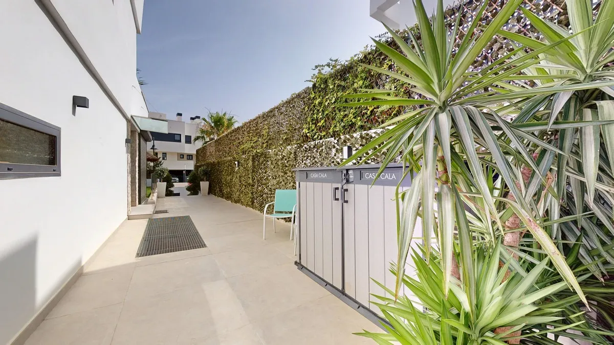 f10739ce-2359-4049-ac91-65819e058247