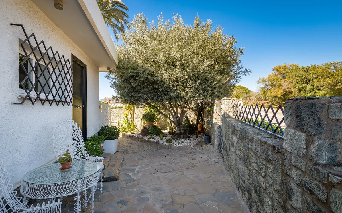 0ac1f2b6-e5f0-45c1-9e8f-5aaef49ec815