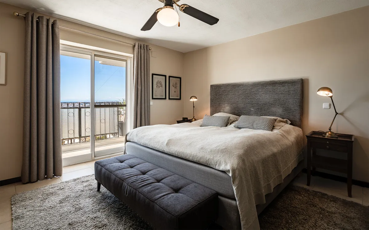 1ffd011d-fa19-4f65-b898-3267599b0af9