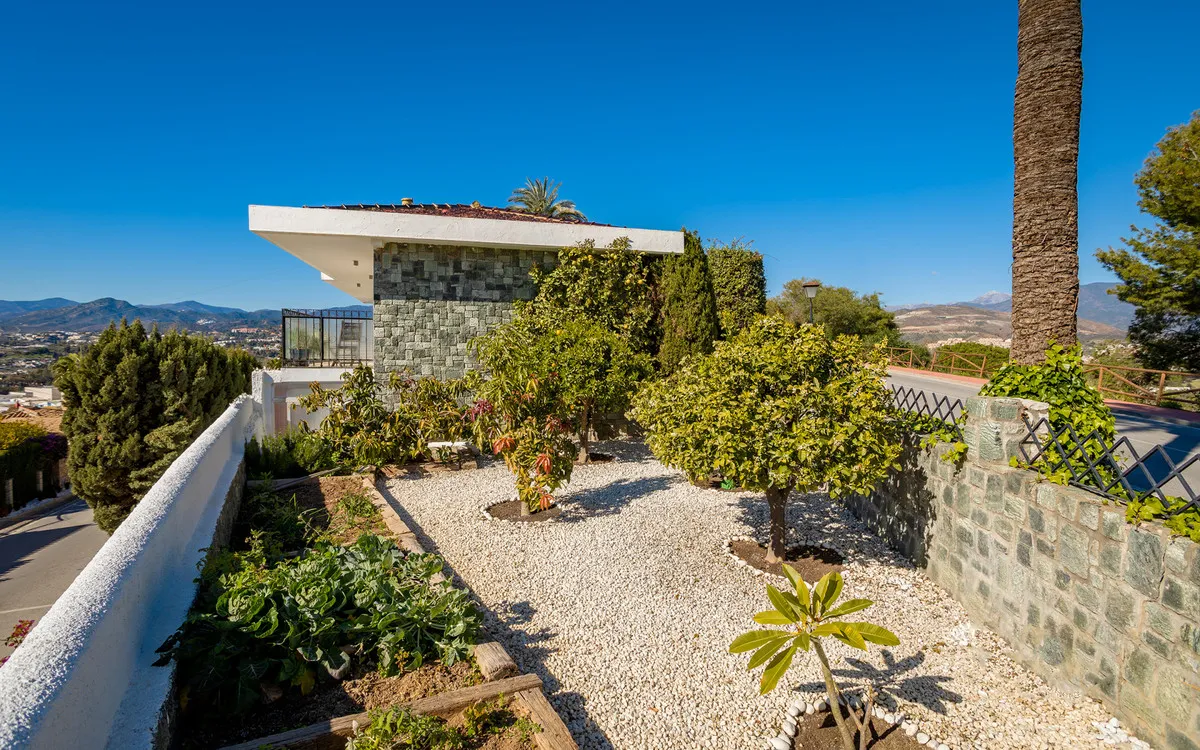 7e2cfa31-003c-4338-af63-509ddc70c653